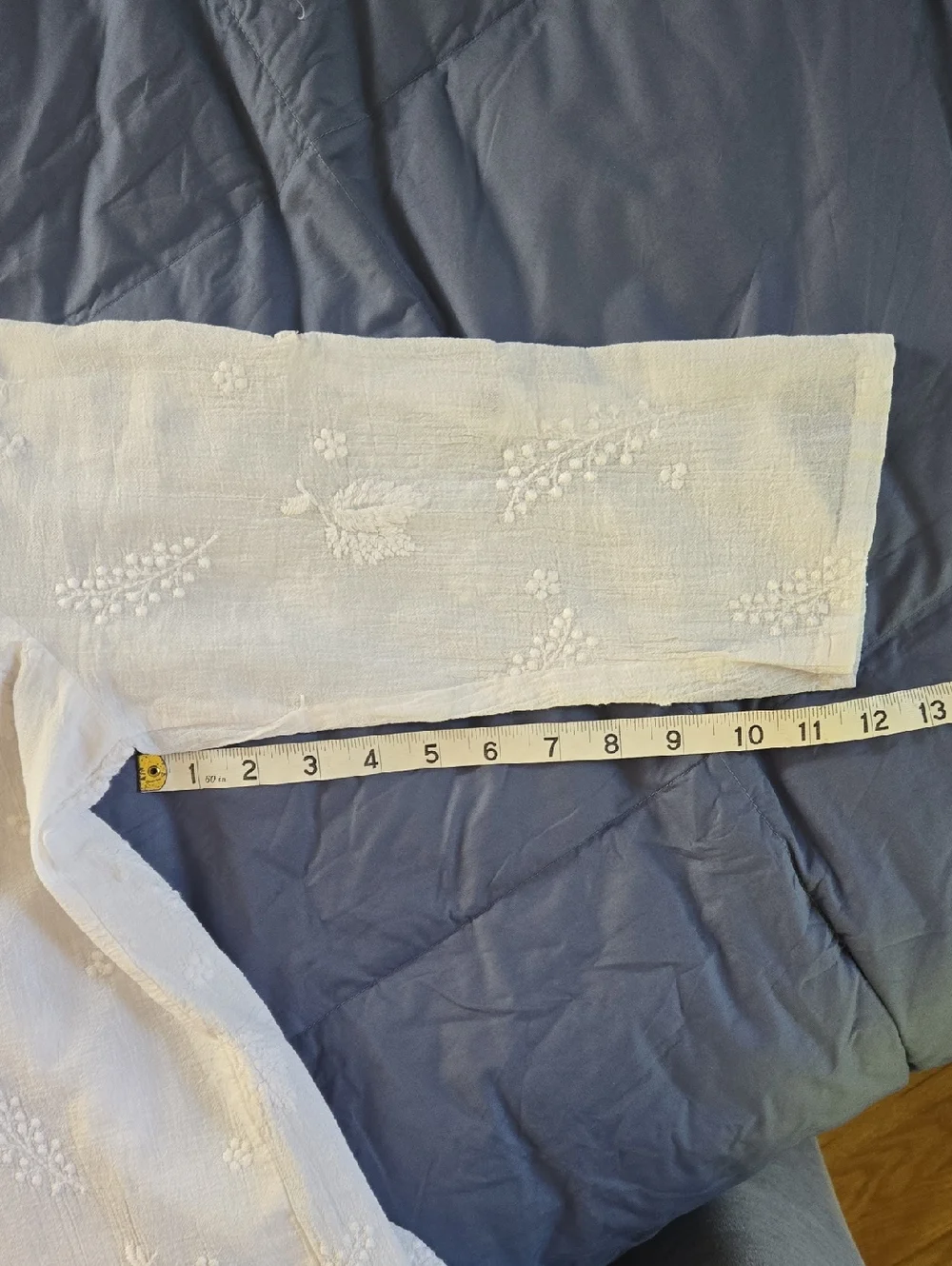 Like New - Royal Robbins Embroidered Blouse White Size Medium. Beautiful! - Picture 8 of 10